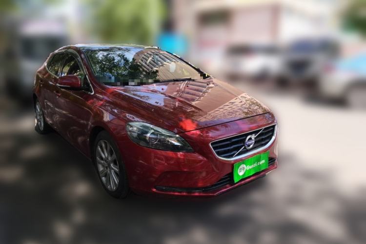 Used Volvo V40 2013 2.0T Zhiya Edition Front Right 45 Deg