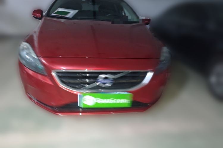 Used Volvo V40 2013 2.0T Zhiya Edition Front