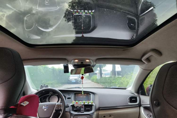 Used Volvo V40 2013 2.0T Zhiya Edition Headliner