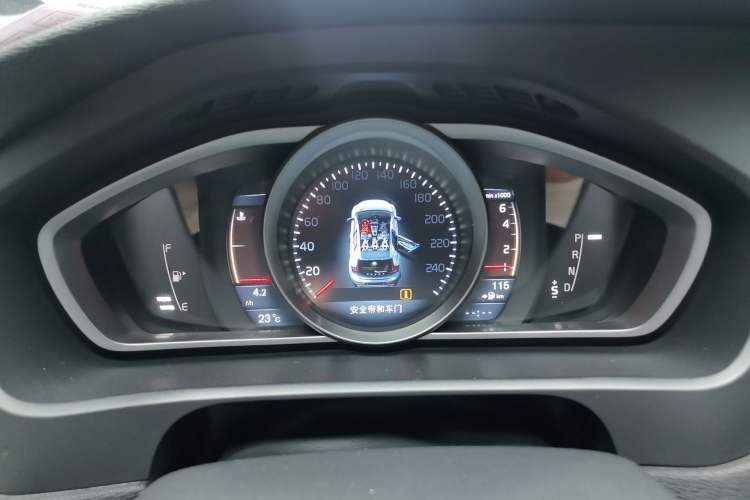 Used Volvo V40 2013 2.0T ZhiShang Version Instrument Cluster