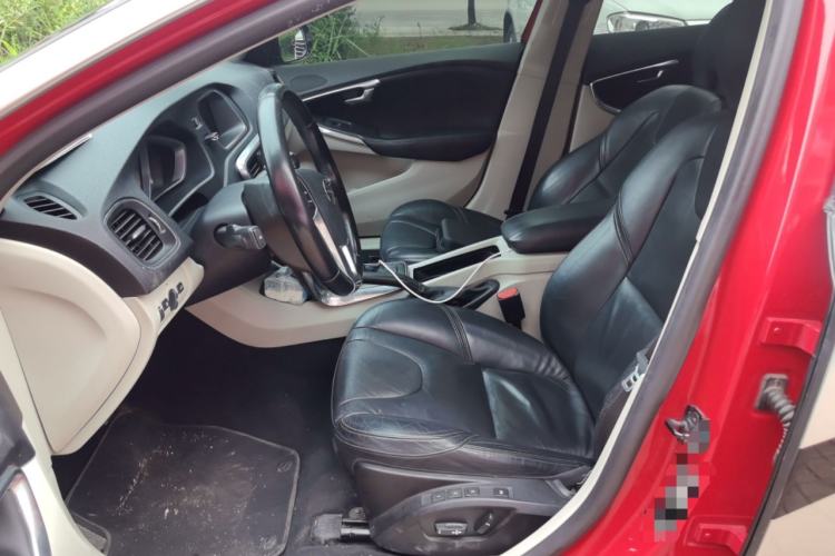 Used Volvo V40 2013 2.0T ZhiShang Version Left Front Seat