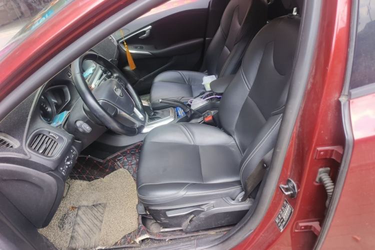 Used Volvo V40 2013 2.0T Zhiyi Edition Left Front Seat