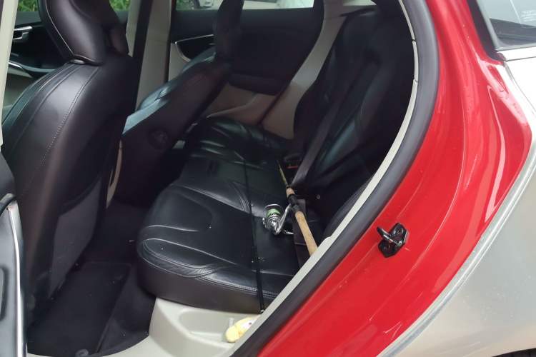 Used Volvo V40 2013 2.0T ZhiShang Version Left Rear Seat