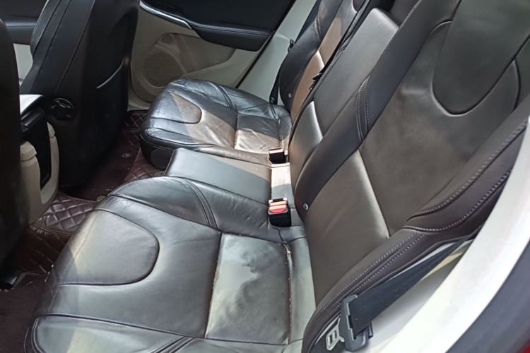 Used Volvo V40 2013 2.0T Zhiya Edition Left Rear Seat