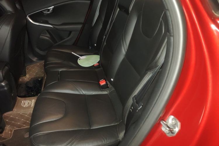 Used Volvo V40 2013 2.0T Zhiya Edition Left Rear Seat