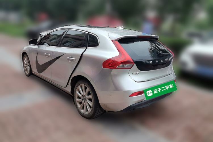 Used Volvo V40 2013 2.0T ZhiShang Version Rear Left 45 Deg