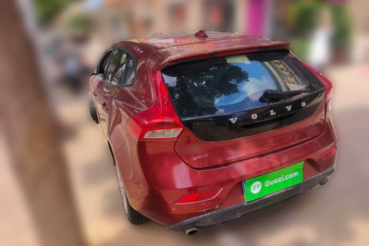 Used Volvo V40 2013 2.0T Zhiyi Edition Rear Left 45 Deg