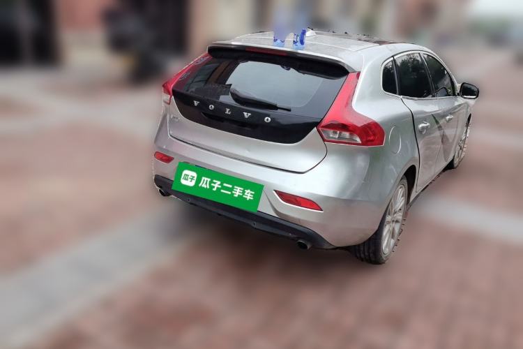 Used Volvo V40 2013 2.0T ZhiShang Version Rear Right 45 Deg