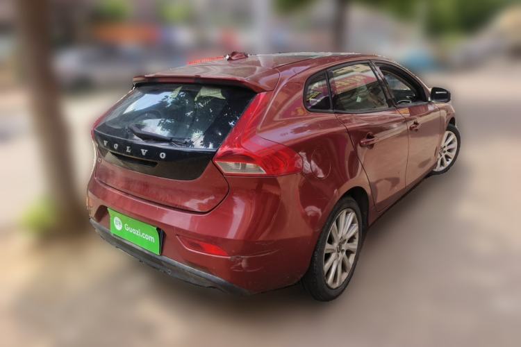 Used Volvo V40 2013 2.0T Zhiyi Edition Rear Right 45 Deg