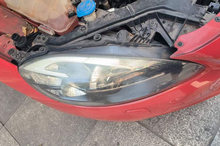 Used Volvo V40 2013 2.0T Zhiya Edition Right Front Headlight
