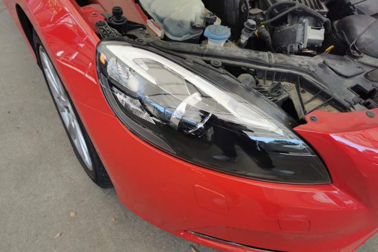 Used Volvo V40 2013 2.0T Zhiya Edition Right Front Headlight