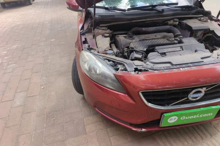 Used Volvo V40 2013 2.0T Zhiyi Edition Right Front Headlight