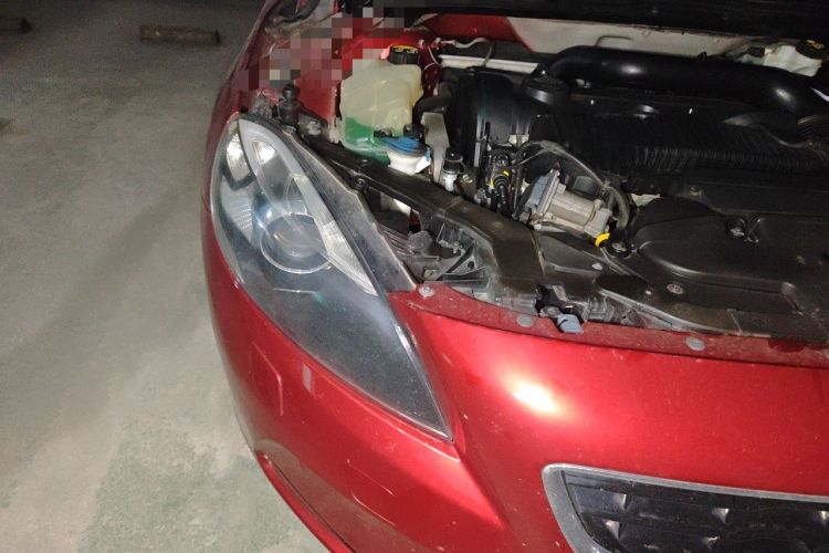 Used Volvo V40 2013 2.0T Zhiya Edition Right Front Headlight