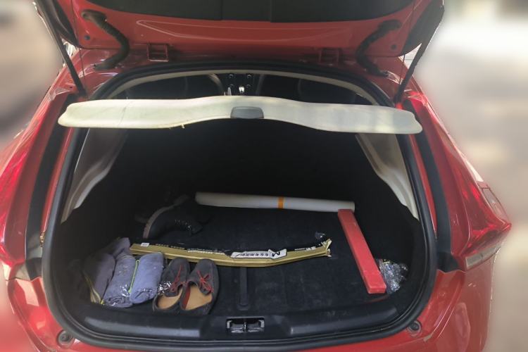 Used Volvo V40 2013 2.0T Zhiya Edition Trunk