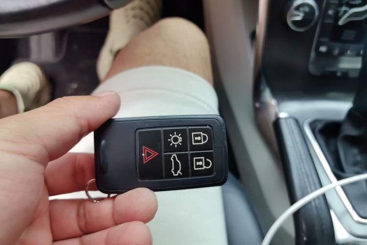 Used Volvo V40 2013 2.0T ZhiShang Version Vehicle Key