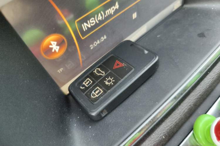 Used Volvo V40 2013 2.0T Zhiya Edition Vehicle Key