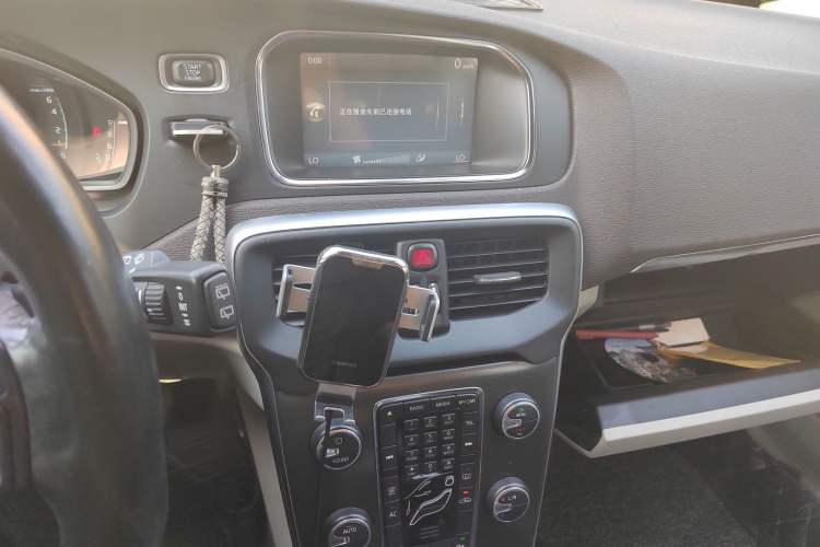 Used Volvo V40 2013 2.0T Zhiya Edition Audio And AC Panel