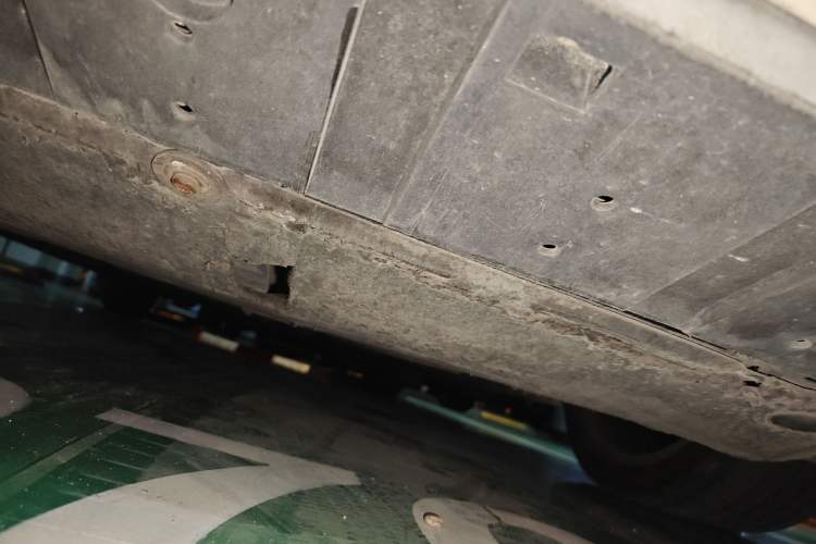 Used Volvo V40 2013 2.0T Zhiyi Edition Chassis Front