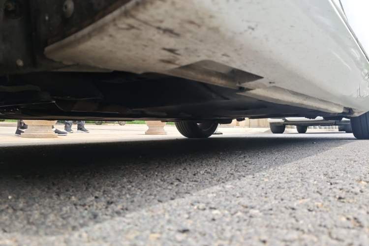 Used Volvo V40 2013 2.0T Zhiya Edition Chassis Front Left