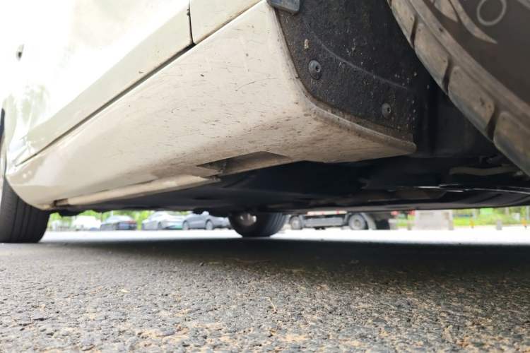 Used Volvo V40 2013 2.0T Zhiya Edition Chassis Front Right