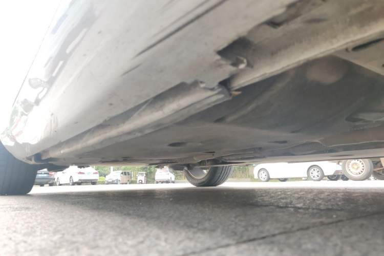Used Volvo V40 2013 2.0T Zhiyi Edition Chassis Front Right