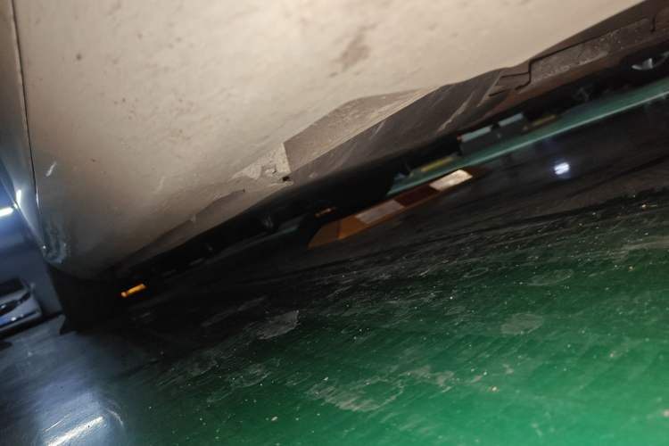 Used Volvo V40 2013 2.0T Zhiyi Edition Chassis Front Right