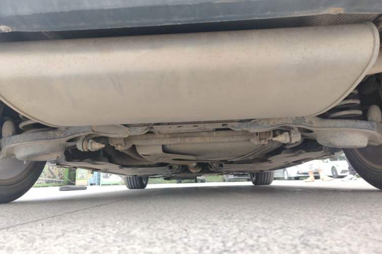 Used Volvo V40 2013 2.0T Zhiyi Edition Chassis Rear