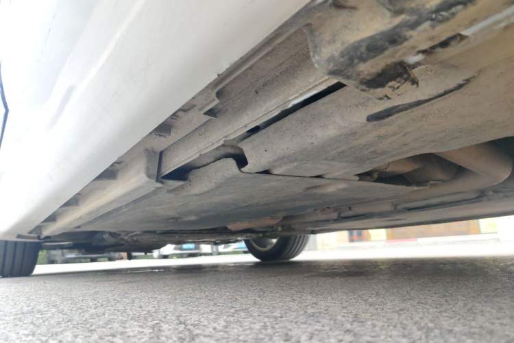 Used Volvo V40 2013 2.0T Zhiyi Edition Chassis Rear Left