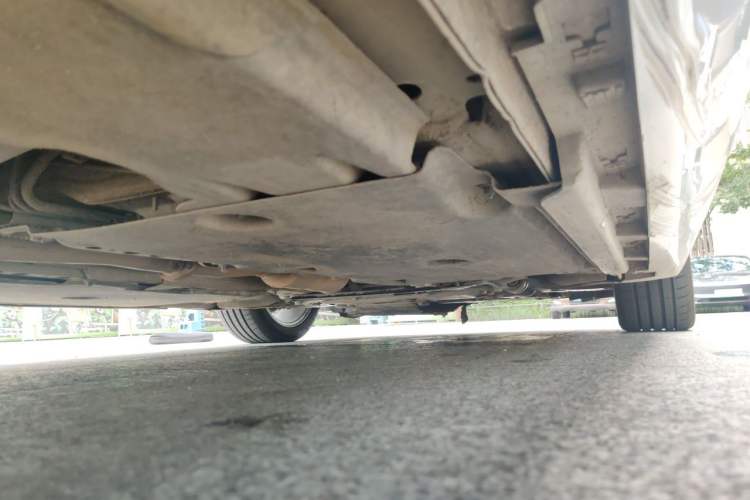 Used Volvo V40 2013 2.0T Zhiyi Edition Chassis Rear Right