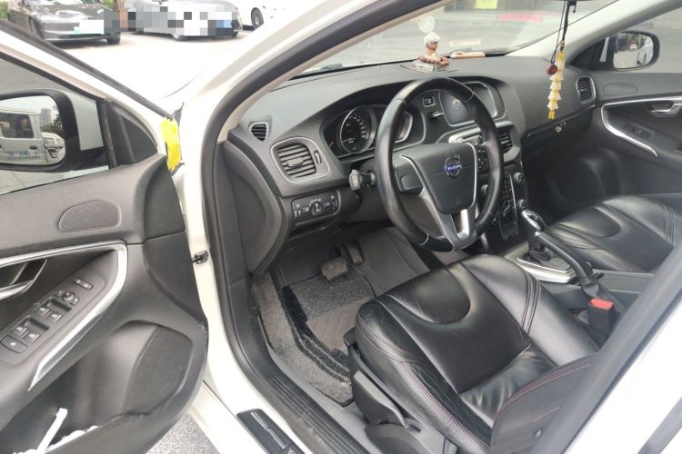 Used Volvo V40 2013 2.0T Zhiyi Edition Driver Seat