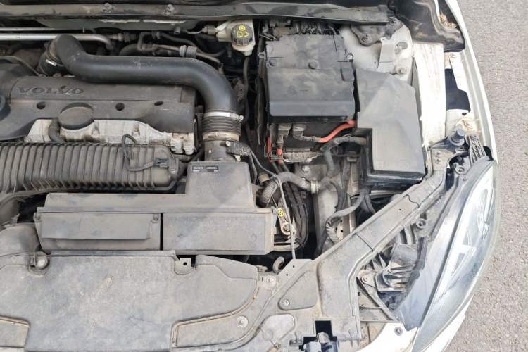 Used Volvo V40 2013 2.0T Zhiya Edition Engine Bay Left