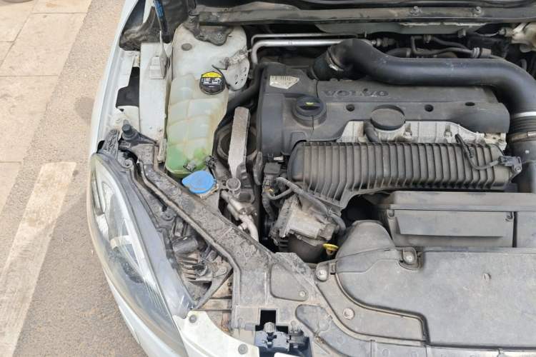 Used Volvo V40 2013 2.0T Zhiya Edition Engine Bay Right