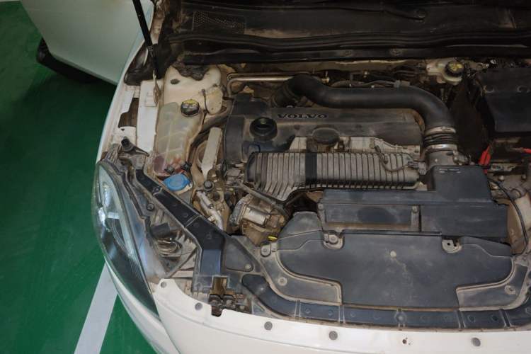 Used Volvo V40 2013 2.0T Zhiyi Edition Engine Bay Right