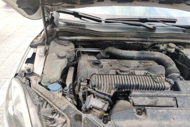 Used Volvo V40 2013 2.0T Zhiyi Edition Engine Bay Right