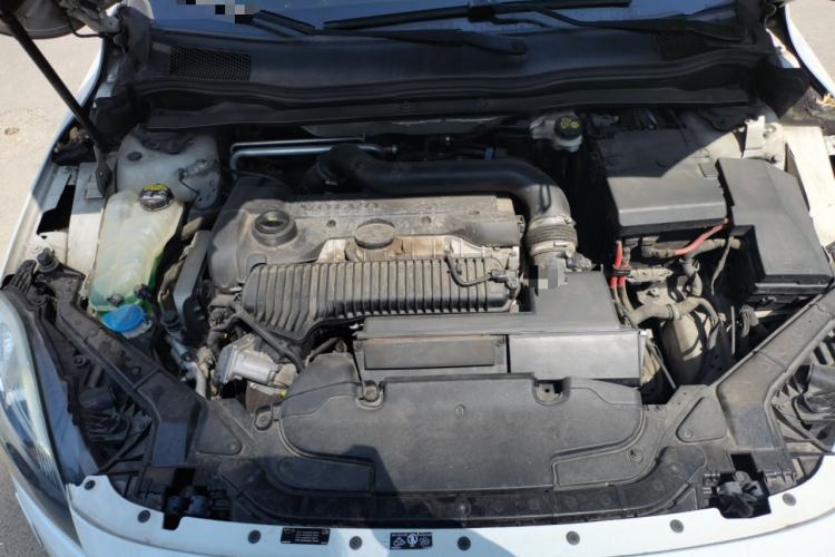 Used Volvo V40 2013 2.0T Zhiya Edition Engine Bay