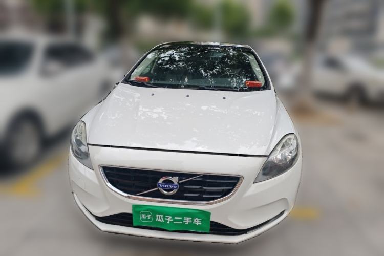 Used Volvo V40 2013 2.0T Zhiyi Edition Front