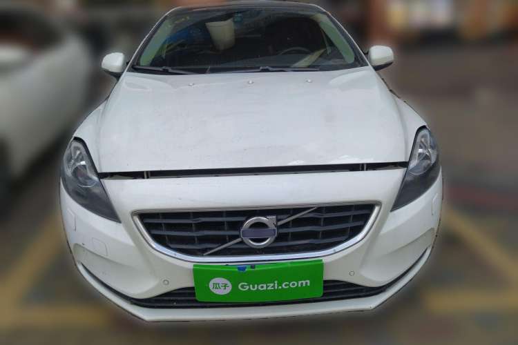 Used Volvo V40 2013 2.0T Zhiya Edition Front