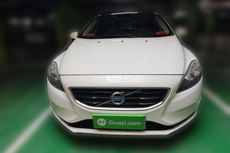 Used Volvo V40 2013 2.0T Zhiyi Edition Front