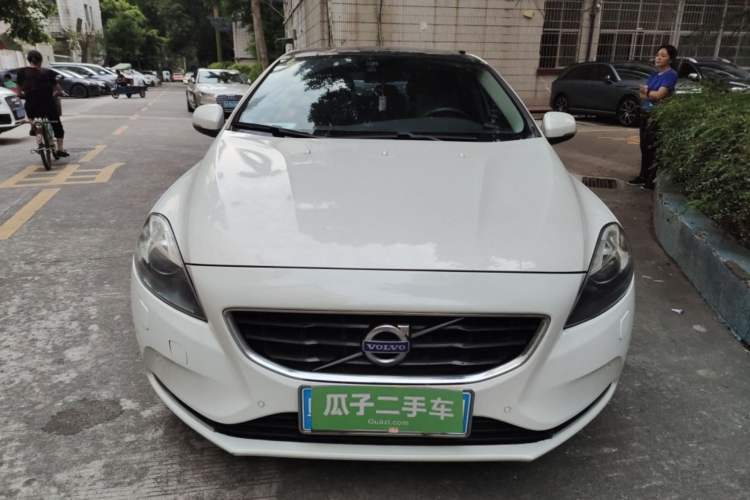 Used Volvo V40 2013 2.0T Zhiya Edition Front
