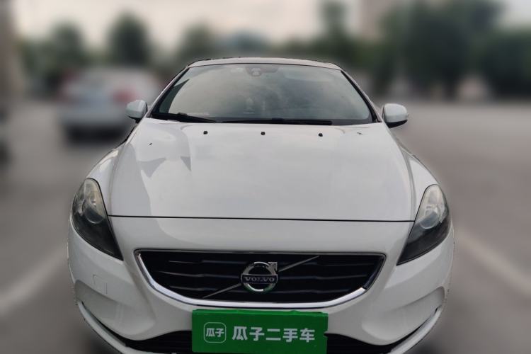 Used Volvo V40 2013 2.0T Zhiyi Edition Front