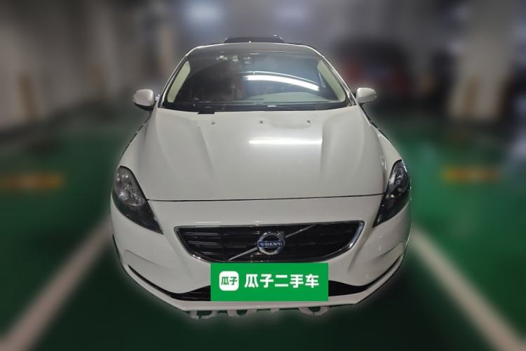 Used Volvo V40 2013 2.0T Zhiyi Edition Front