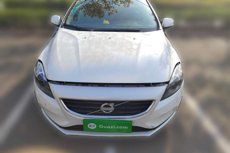 Used Volvo V40 2013 2.0T Zhiya Edition Front