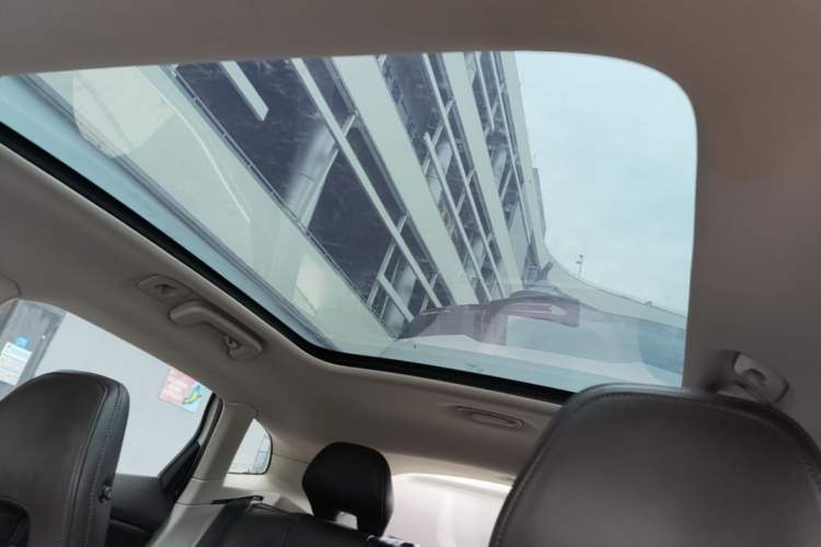 Used Volvo V40 2013 2.0T Zhiya Edition Headliner