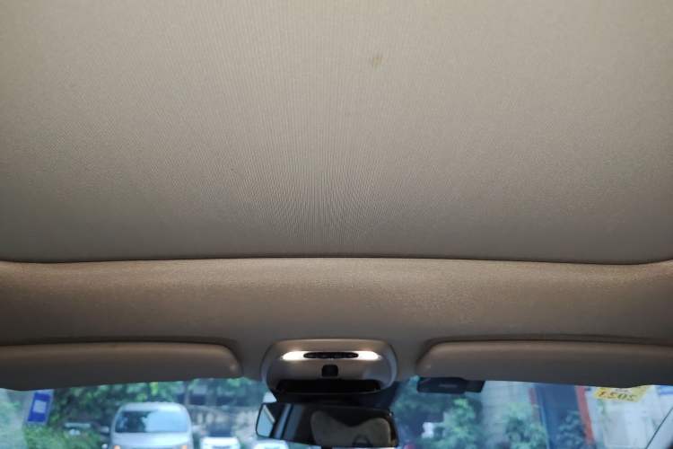 Used Volvo V40 2013 2.0T Zhiya Edition Headliner