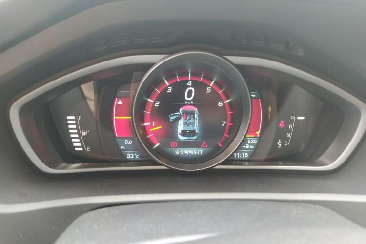 Used Volvo V40 2013 2.0T Zhiya Edition Instrument Cluster