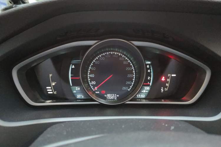 Used Volvo V40 2013 2.0T Zhiya Edition Instrument Cluster