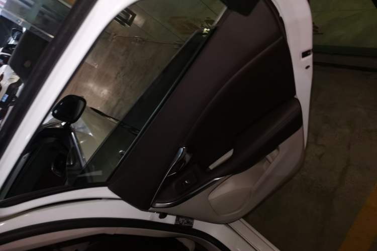 Used Volvo V40 2013 2.0T Zhiya Edition Interior 6
