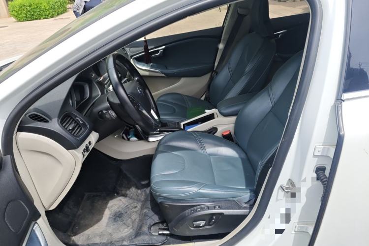 Used Volvo V40 2013 2.0T Zhiya Edition Left Front Seat