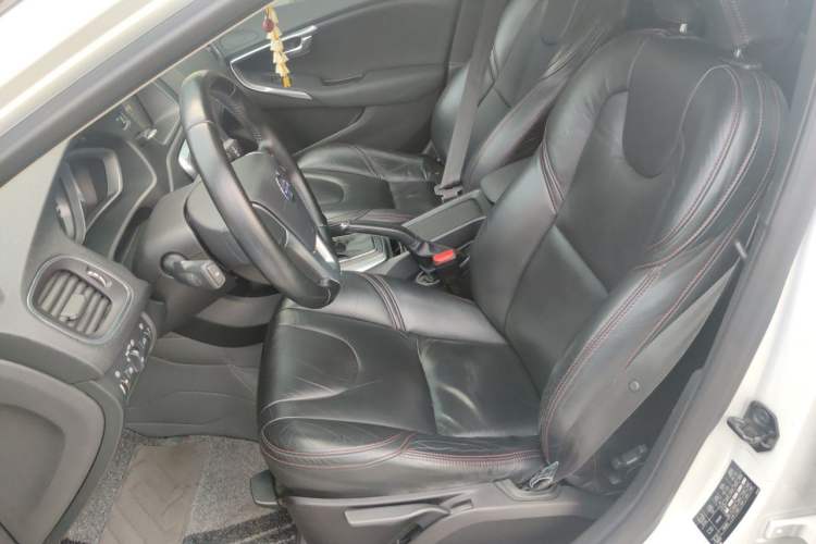 Used Volvo V40 2013 2.0T Zhiyi Edition Left Front Seat