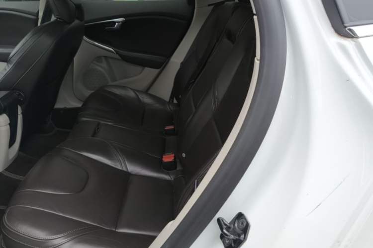 Used Volvo V40 2013 2.0T Zhiya Edition Left Rear Seat